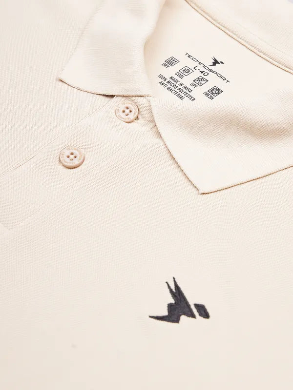Men Solid Slim Fit Polo T-shirt with MATPIQ