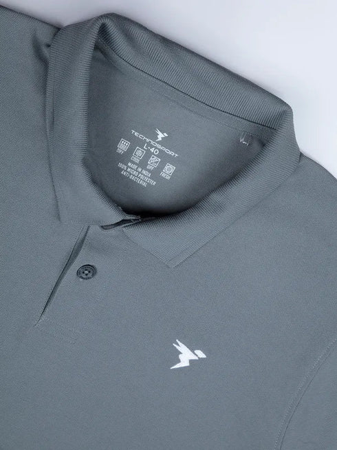 Men Solid Slim Fit Polo T-shirt with MATPIQ