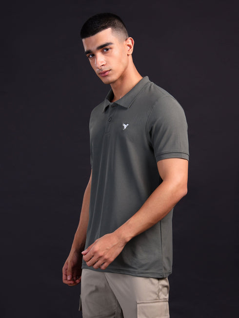 Men Solid Slim Fit Polo T-shirt with MATPIQ