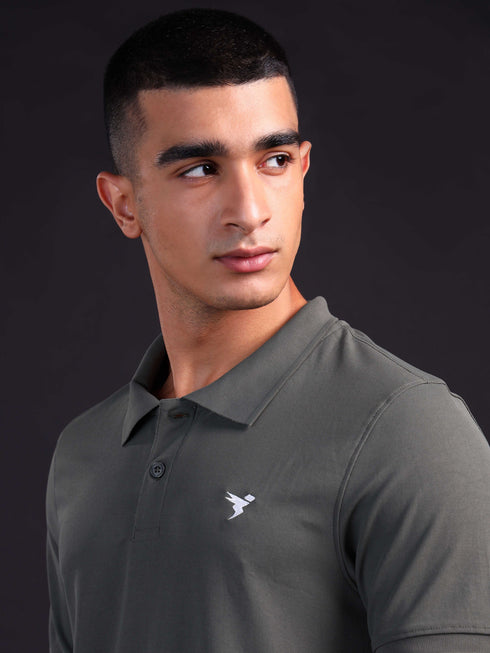 Men Solid Slim Fit Polo T-shirt with MATPIQ