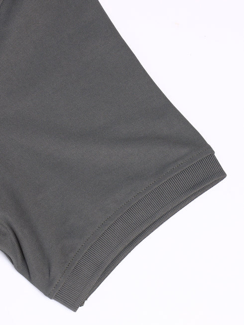 Men Solid Slim Fit Polo T-shirt with MATPIQ