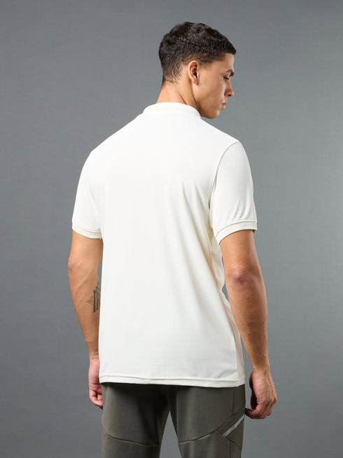 Men Solid Slim Fit Polo T-shirt with MATPIQ