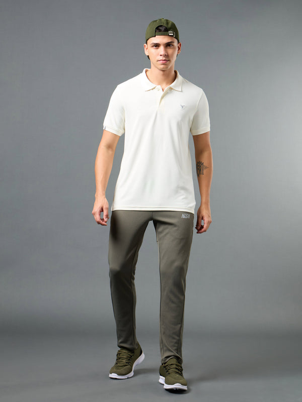 Men Solid Slim Fit Polo T-shirt with MATPIQ