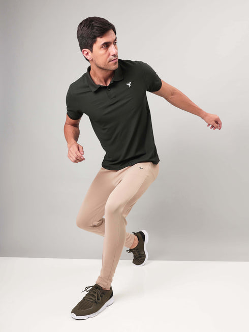 Men Solid Slim Fit Polo T-shirt with MATPIQ