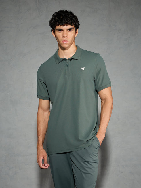 Men Solid Slim Fit Polo T-shirt with MATPIQ