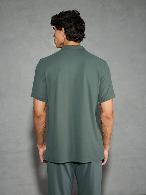 Men Solid Slim Fit Polo T-shirt with MATPIQ