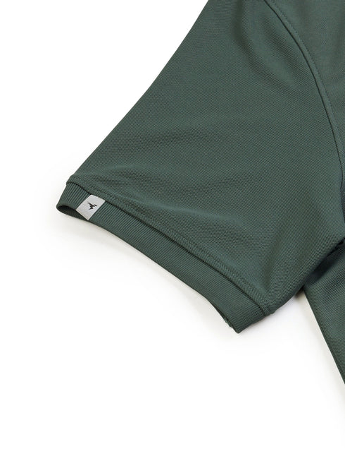 Men Solid Slim Fit Polo T-shirt with MATPIQ