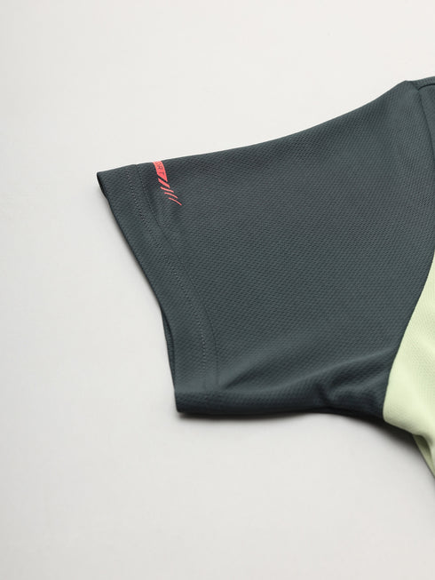 Men Colorblock Relax Fit Polo T-shirt with TECHNO COOL+