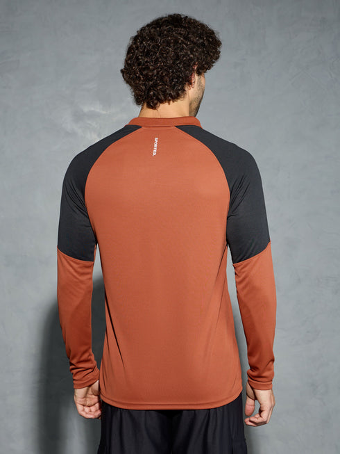 Men Colorblock Slim Fit Polo T-shirt with TECHNO COOL+
