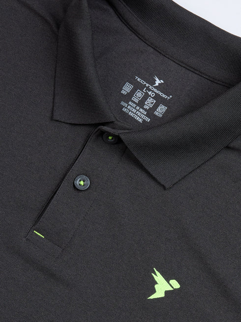 Men Solid Slim Fit Polo T-shirt with MATPIQ