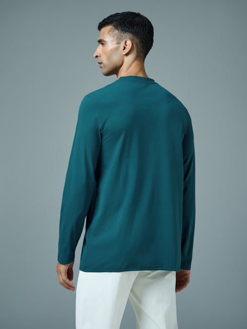 Men Solid Slim Fit Round Neck Sports T-shirt with COTFLEX
