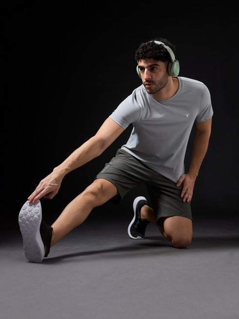 Men Solid Slim Fit Crew Neck T-shirt with COTFLEX