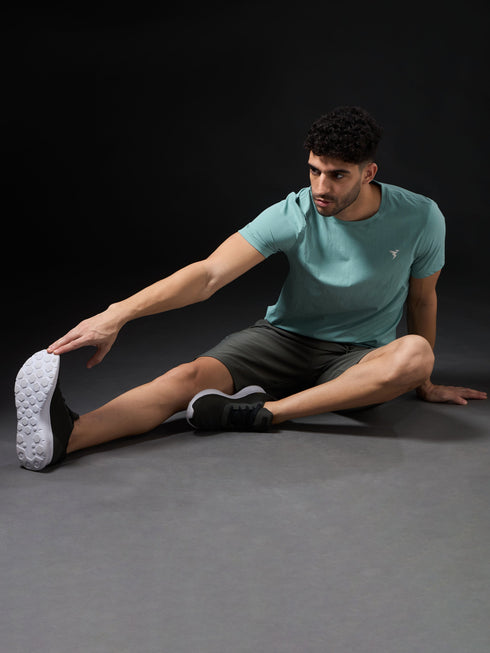 Men Solid Slim Fit Crew Neck T-shirt with COTFLEX