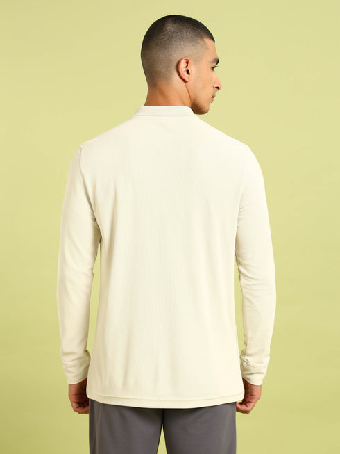 Men Solid Slim Fit Polo T-shirt with MATPIQ
