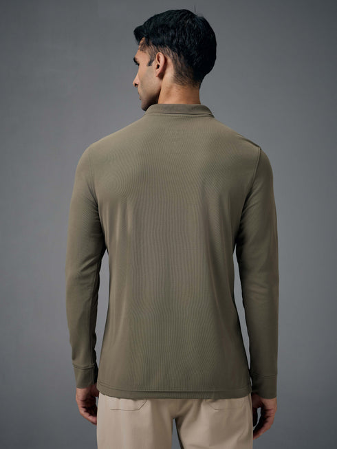 Men Solid Slim Fit Polo T-shirt with MATPIQ