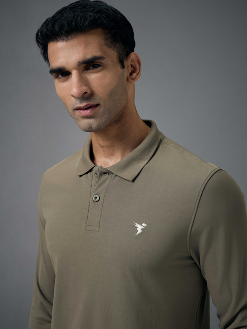 Men Solid Slim Fit Polo T-shirt with MATPIQ