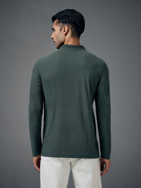 Men Solid Slim Fit Polo T-shirt with MATPIQ