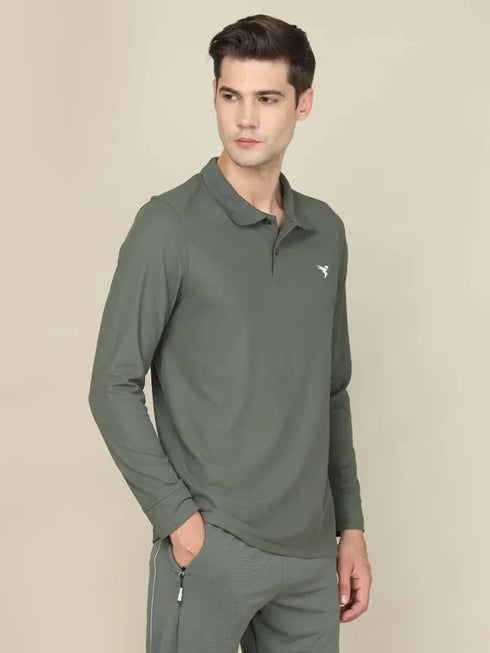 Men Solid Slim Fit Polo T-shirt with MATPIQ