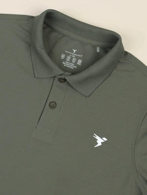 Men Solid Slim Fit Polo T-shirt with MATPIQ