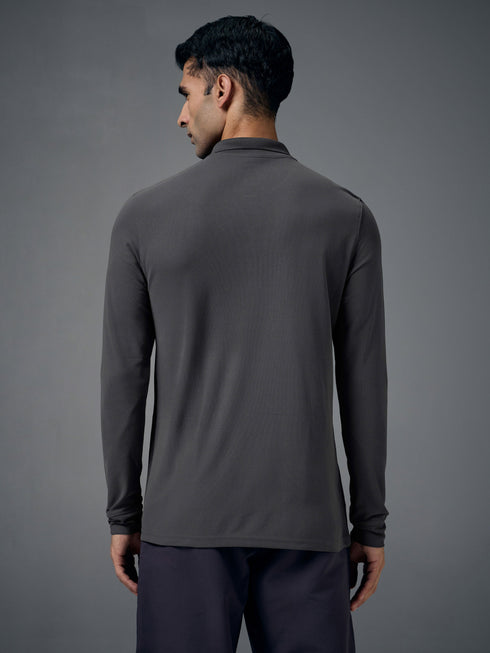 Men Solid Slim Fit Polo T-shirt with MATPIQ