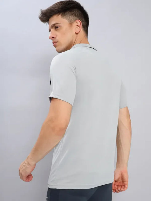 Men Colorblock Slim Fit Polo T-shirt with TECHNO COOL+