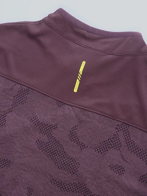 Men Self Design Slim Fit Mock Neck T-shirt with VENTMESH