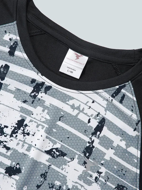 Men Stripe Slim Fit Crew Neck T-shirt with TECHNO COOL