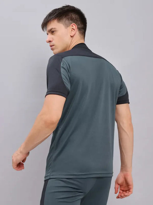 Men Colorblock Slim Fit Mock Neck T-shirt with TECHNO COOL+