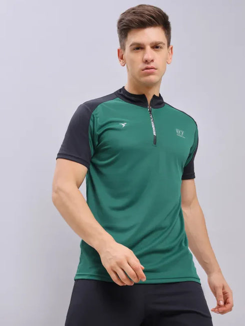 Men Colorblock Slim Fit Mock Neck T-shirt with TECHNO COOL+
