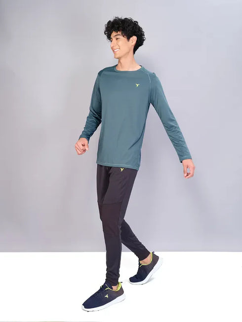 Men Solid Slim Fit Crew Neck T-shirt with TECHNO COOL