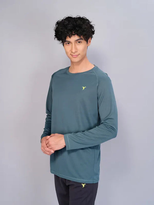 Men Solid Slim Fit Crew Neck T-shirt with TECHNO COOL