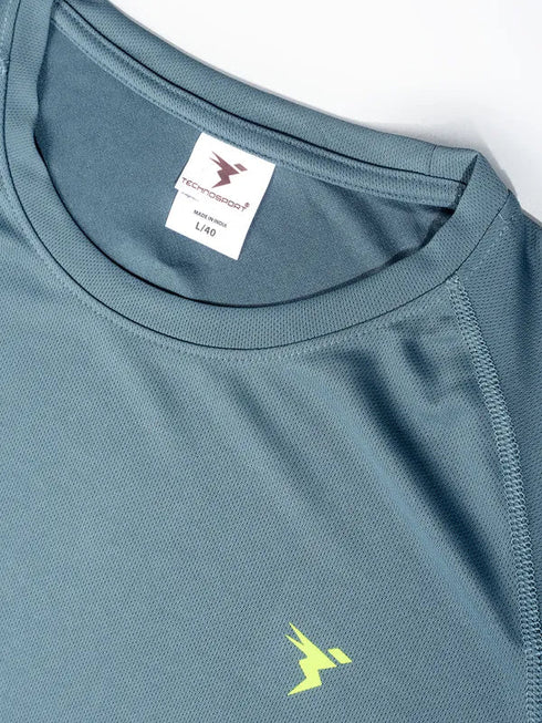 Men Solid Slim Fit Crew Neck T-shirt with TECHNO COOL