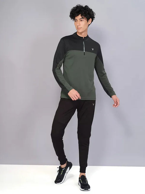 Men Colorblock Slim Fit Mock Neck T-shirt with TECHNO COOL
