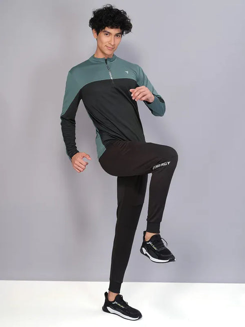 Men Colorblock Slim Fit Mock Neck T-shirt with TECHNO COOL