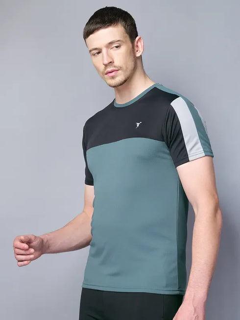 Men Colorblock Slim Fit Crew Neck T-shirt with TECHNO COOL