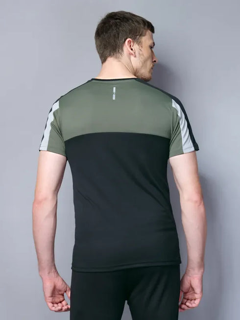 Men Colorblock Slim Fit Crew Neck T-shirt with TECHNO COOL