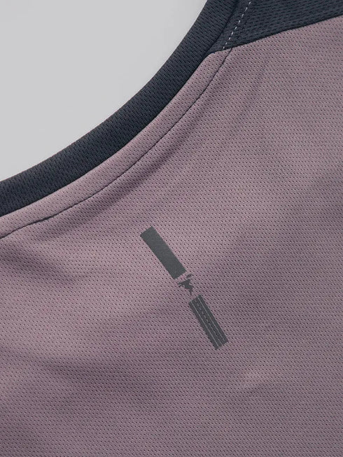 Men Colorblock Slim Fit Crew Neck T-shirt with TECHNO COOL