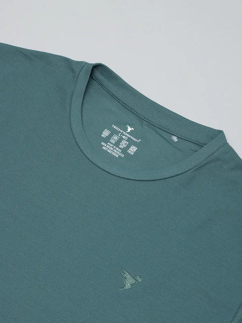 Men Solid Slim Fit Crew Neck T-shirt with MATPIQ