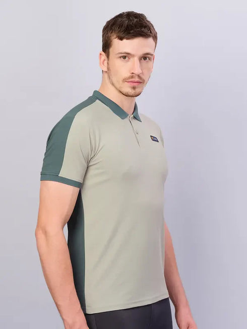 Men Colorblock Slim Fit Polo T-shirt with MATPIQ