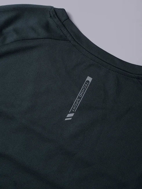 Men Colorblock Slim Fit Crew Neck T-shirt with TECHNO COOL+