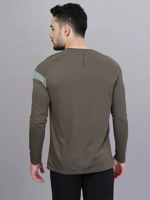 Men Colorblock Slim Fit Crew Neck T-shirt with TECHNO COOL+