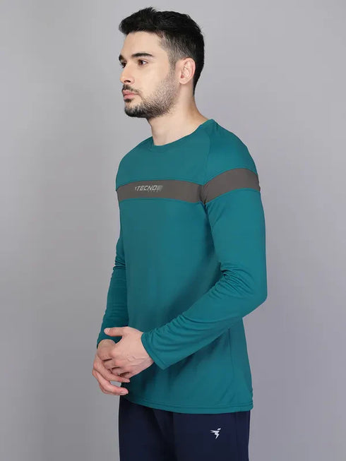 Men Colorblock Slim Fit Crew Neck T-shirt with TECHNO COOL+