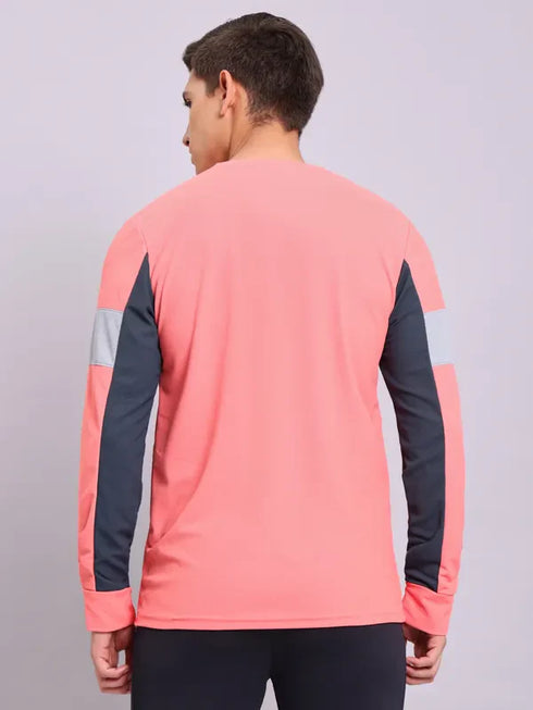 Men Colorblock Slim Fit Crew Neck T-shirt with TECHNOLITE