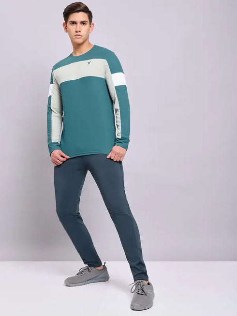 Men Colorblock Slim Fit Crew Neck T-shirt with TECHNOLITE