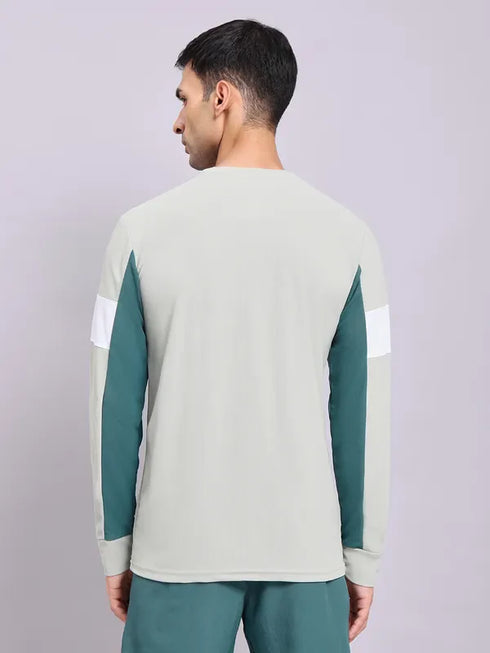 Men Colorblock Slim Fit Crew Neck T-shirt with TECHNOLITE