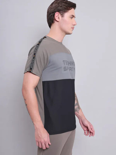 Men Colorblock Slim Fit Crew Neck T-shirt with MATPIQ