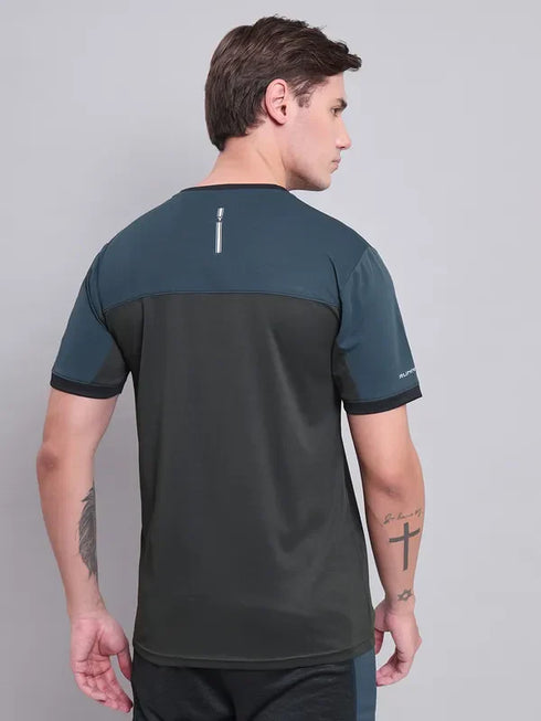 Men Colorblock Slim Fit Crew Neck T-shirt with TECHNO COOL+
