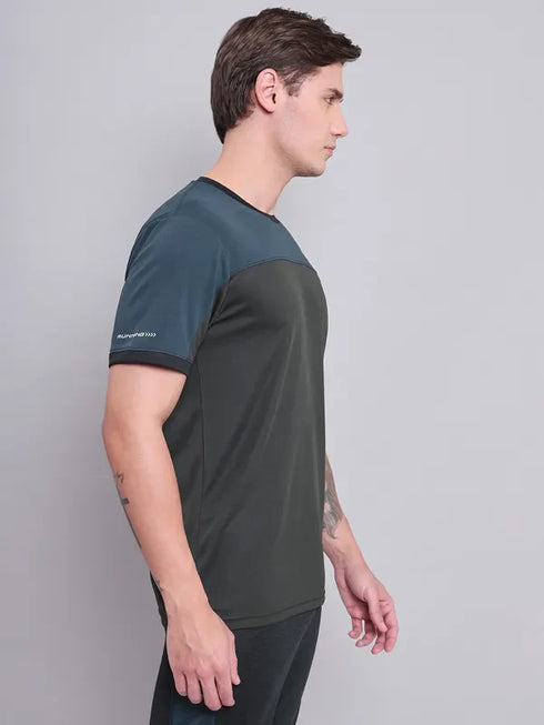 Men Colorblock Slim Fit Crew Neck T-shirt with TECHNO COOL+