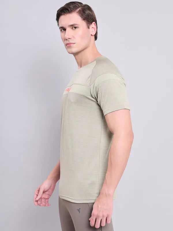 Men Melange Slim Fit Crew Neck T-shirt with TECHNO COOL+