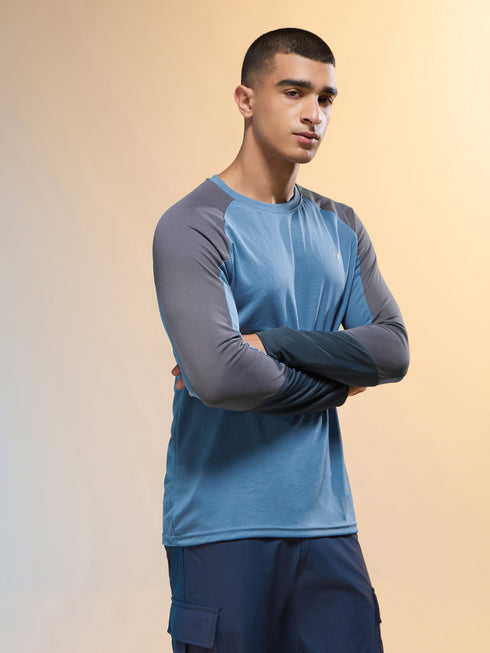 Men Colorblock Slim Fit Crew Neck T-shirt with TECHNO COOL+